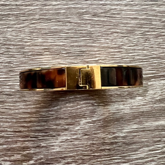 Michael Kors Gold tone and Tortoise bracelet - Picture 5 of 6